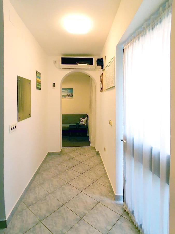 Apartments Miha Krk Town Extérieur photo