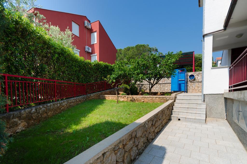 Apartments Miha Krk Town Extérieur photo