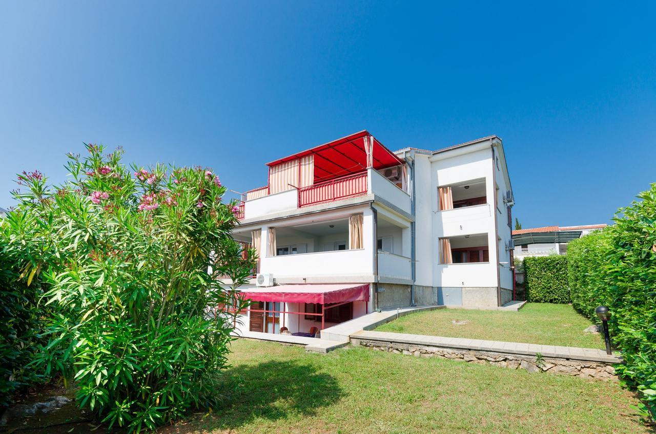 Apartments Miha Krk Town Extérieur photo